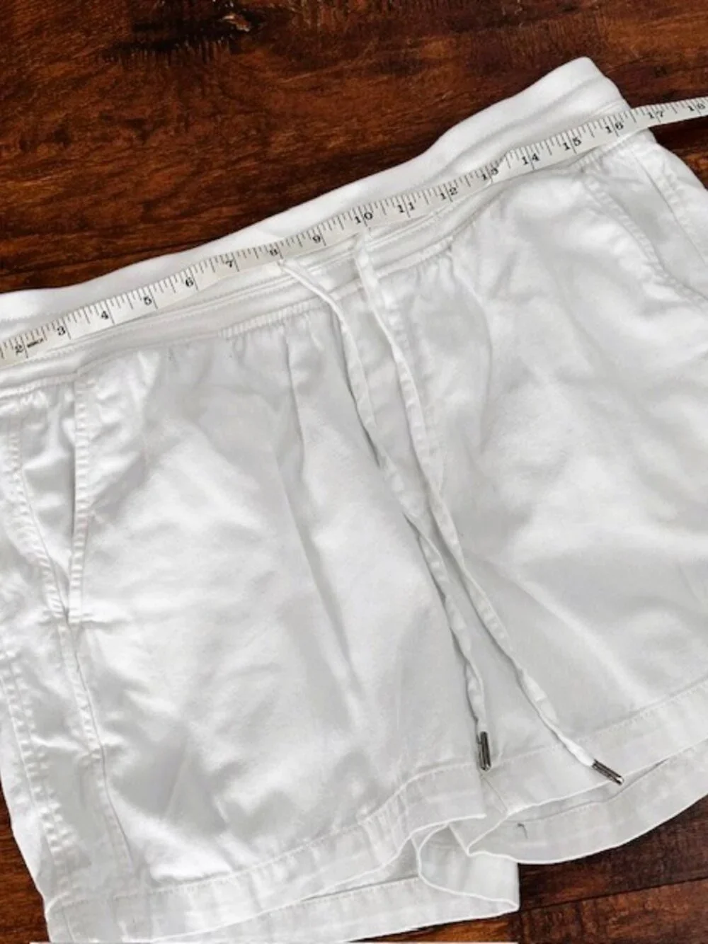 Women's Orvis Classic Collection White Drawstring Pull-On Shorts - Size Medium - Picture 10 of 13